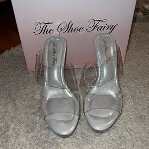 BRAND NEW - The Shoe Fairy Roxie Strappy Olympian Size 10